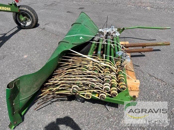 Krone SWADRO 810 Okretači i sakupljači sijena