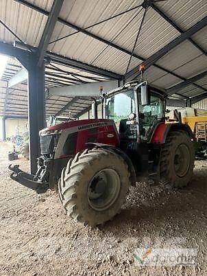 Massey Ferguson 8S245 Traktori