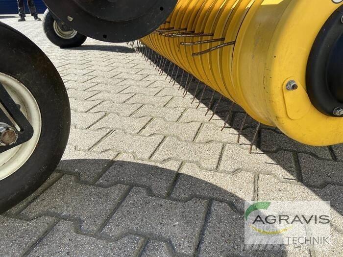 New Holland FR 500 Strojevi za krmu na vlastiti pogon