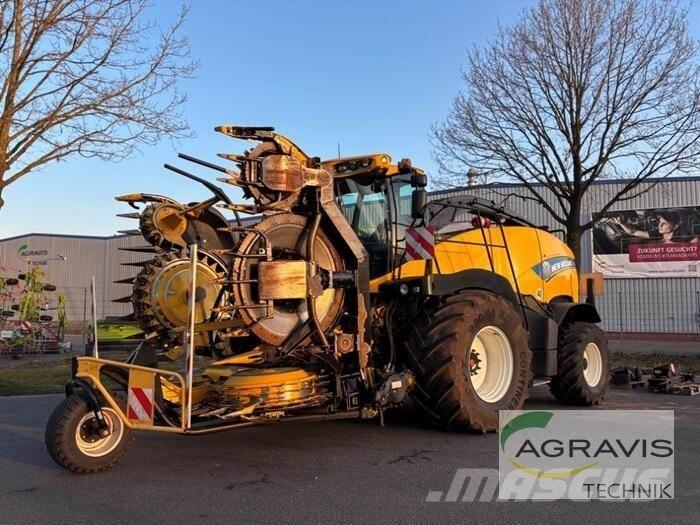 New Holland FR 700 Strojevi za krmu na vlastiti pogon