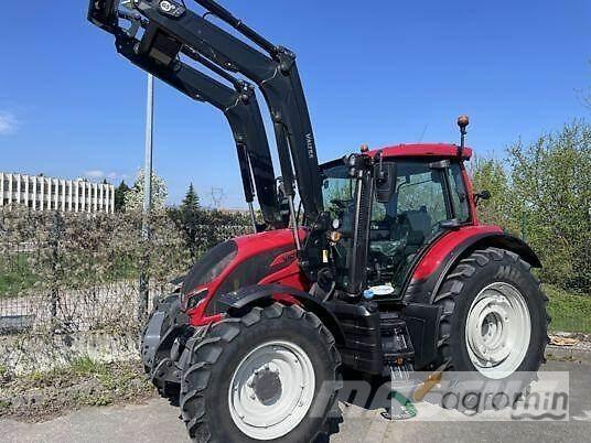 Valtra N135A Traktori