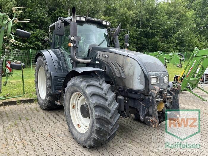 Valtra T202D Traktori