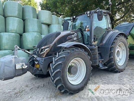 Valtra T235V Traktori