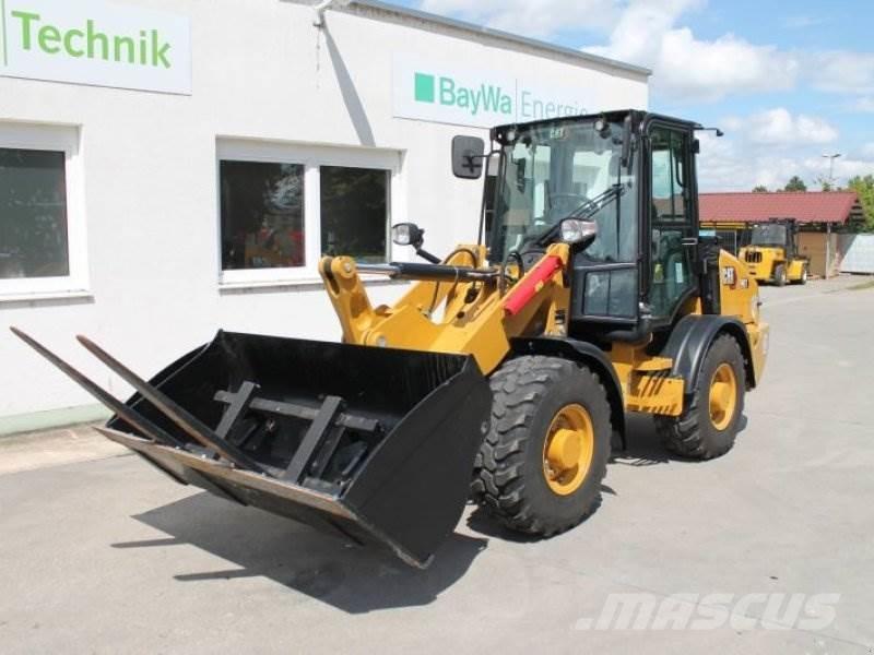 CAT 907 Utovarivači na kotačima