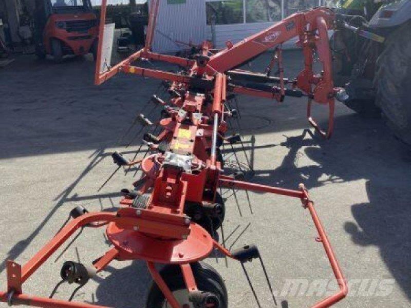 Kuhn GF 7702 Okretači i sakupljači sijena