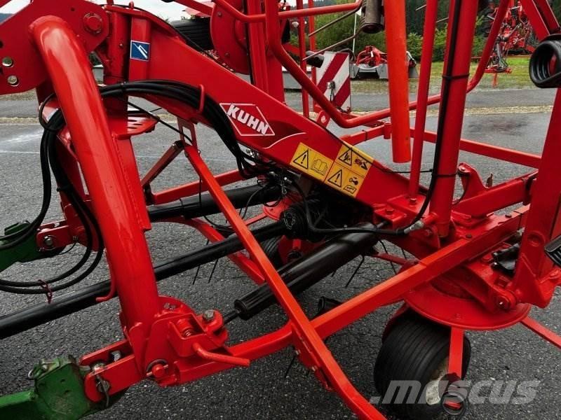 Kuhn GF 8702 Okretači i sakupljači sijena