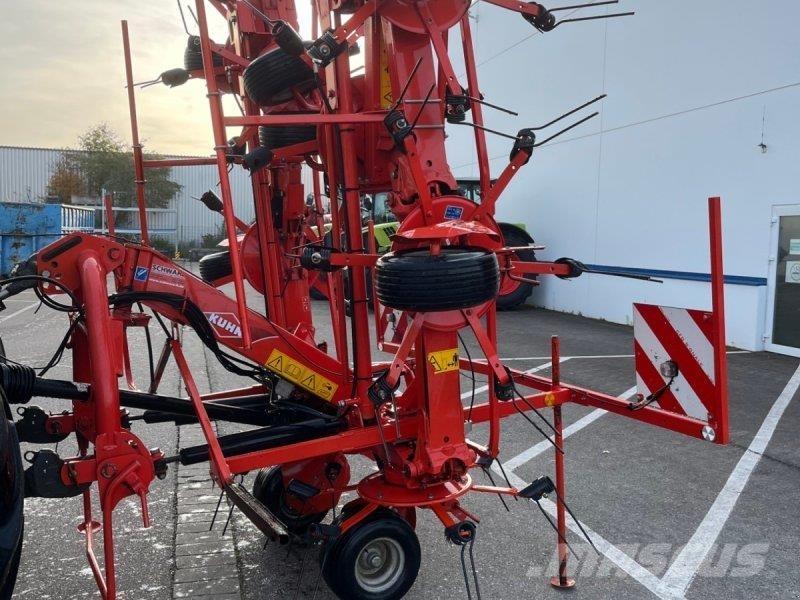 Kuhn GF 8702 Okretači i sakupljači sijena