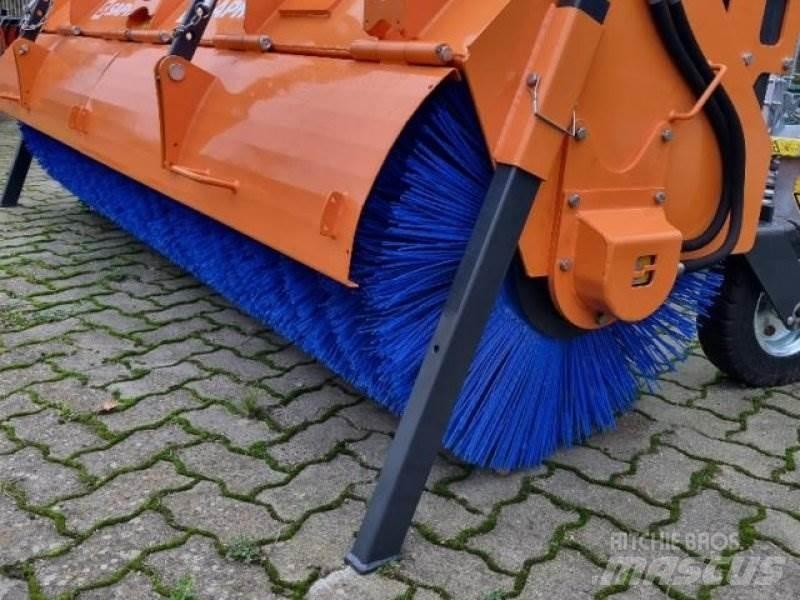 Saphir SKM 28 Strojevi za metenje