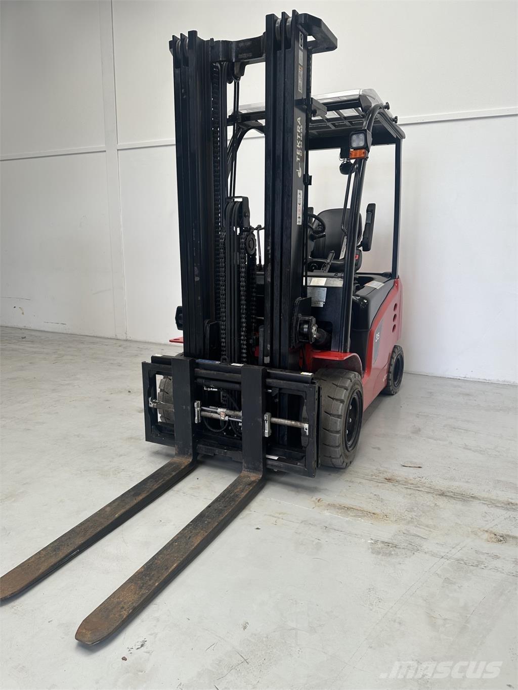 Tektra CPD35-XC4 Električni viličari