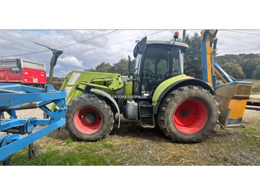 CLAAS ARION640 Traktori