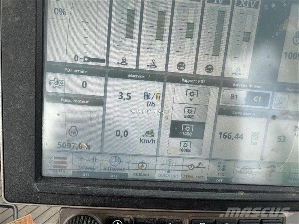 John Deere 6215R Traktori