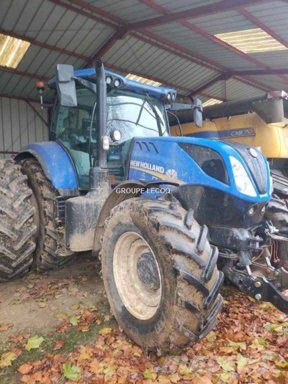 New Holland T7.210 Traktori