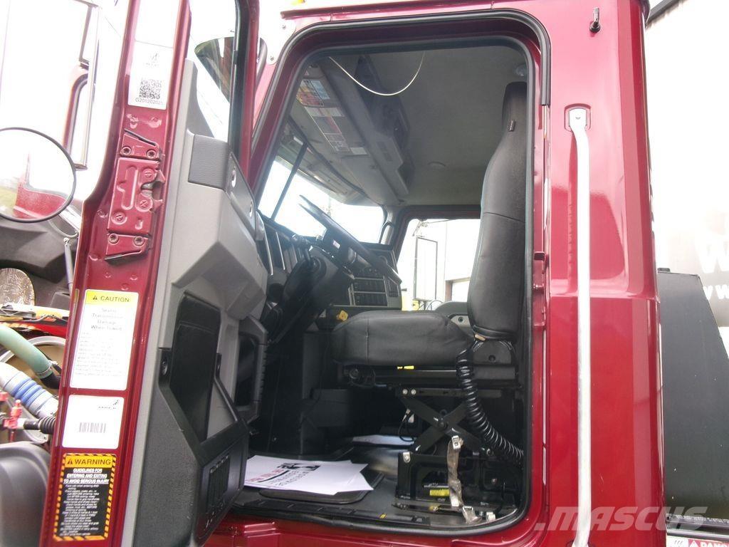 Mack GR64F Kiper kamioni