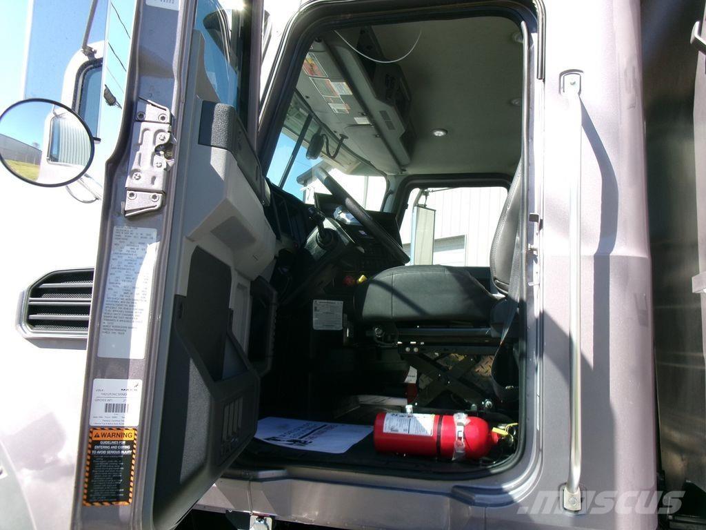 Mack GR64FR Kiper kamioni