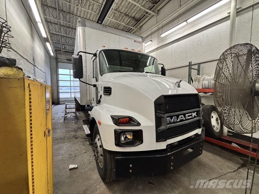 Mack MD6 Sanduk kamioni