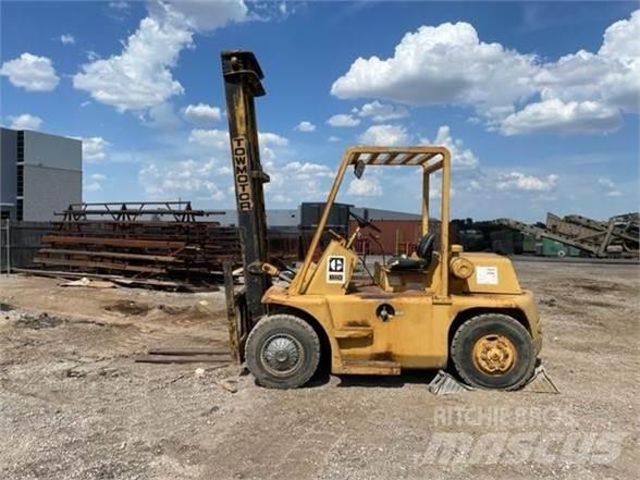 CAT B10 Terenski viličar