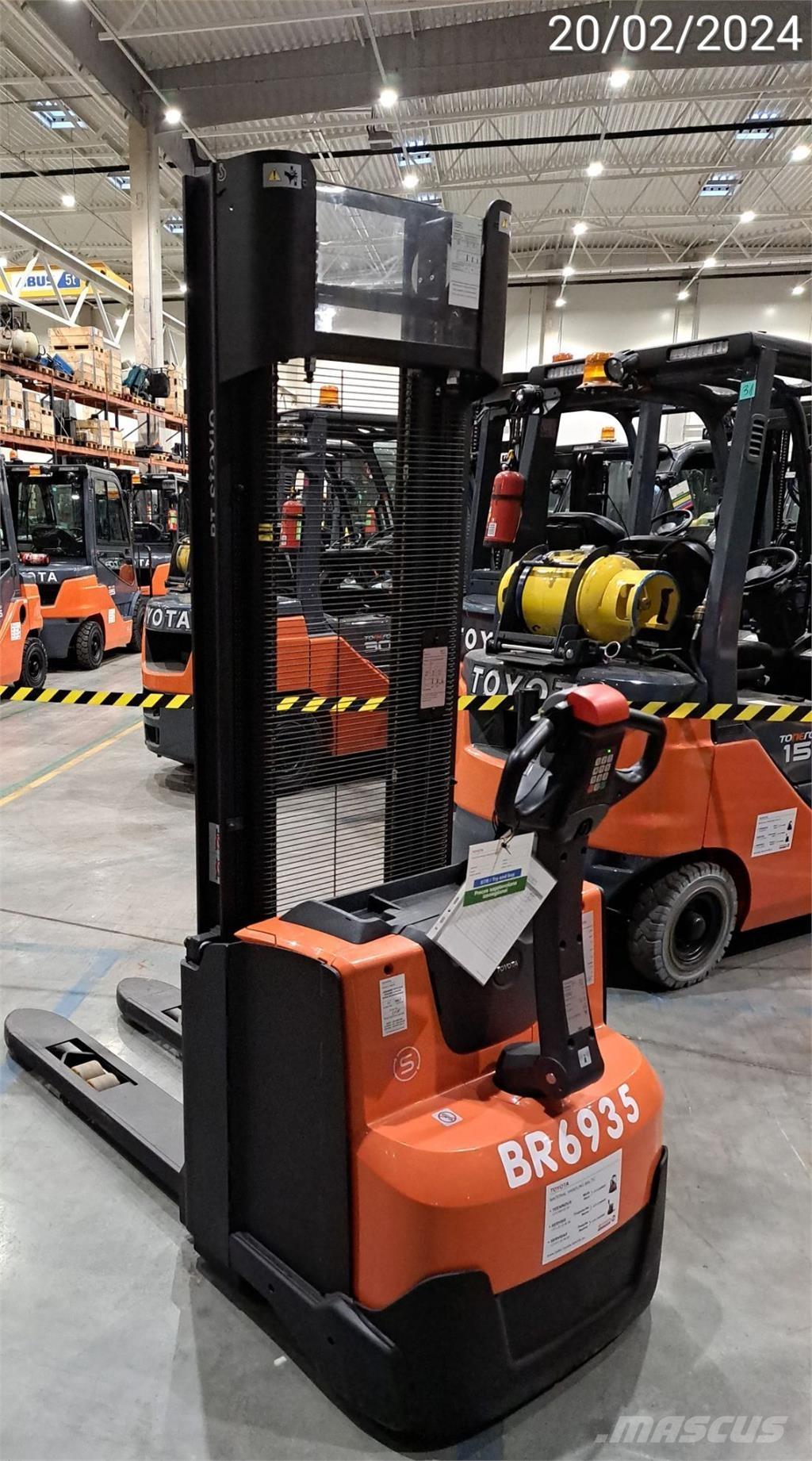 BT SWE100 Ručni električni viličar