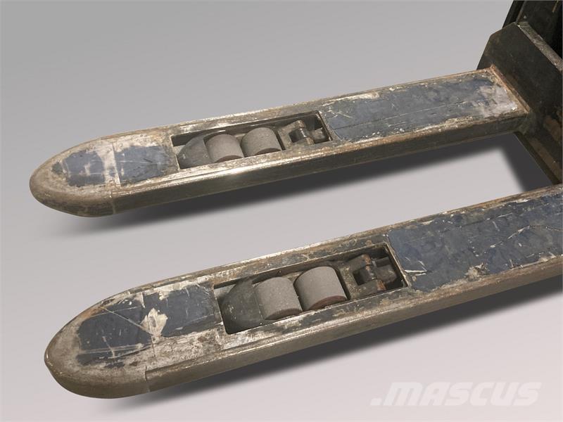 BT SWE120L Ručni električni viličar