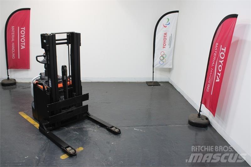 BT SPE140S Ručni električni viličar