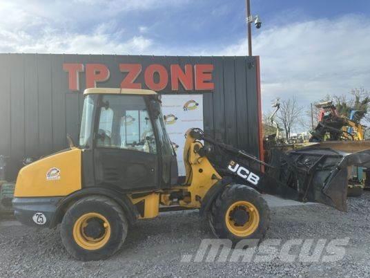 JCB 406 à 23500 € HT Utovarivači na kotačima