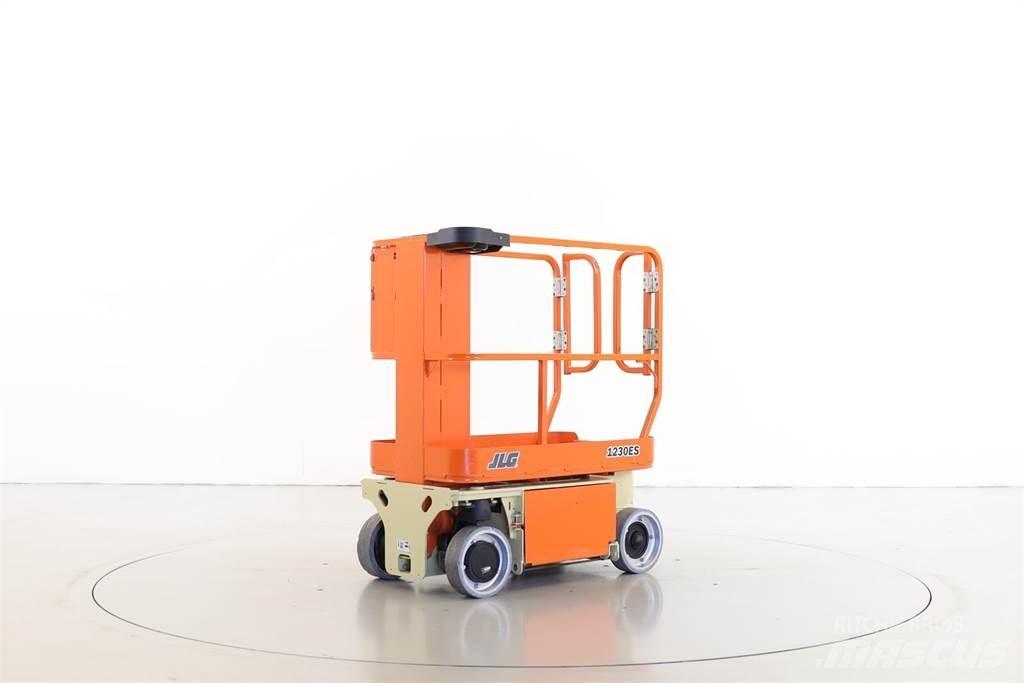 JLG 1230ES Vertikalne radne podizne platforme