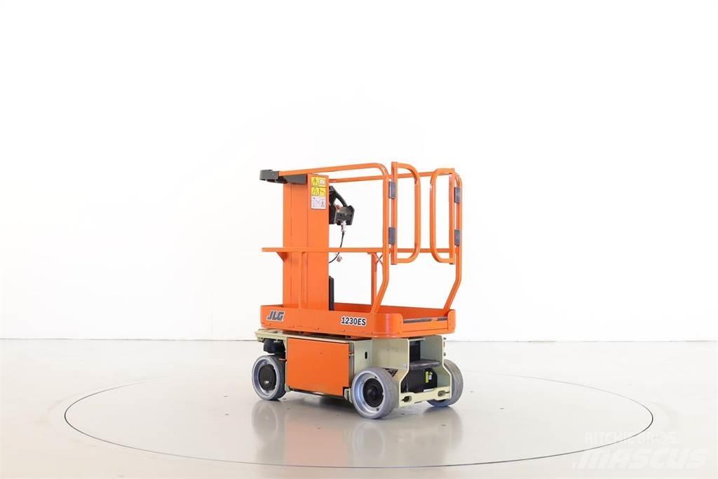 JLG 1230ES Vertikalne radne podizne platforme