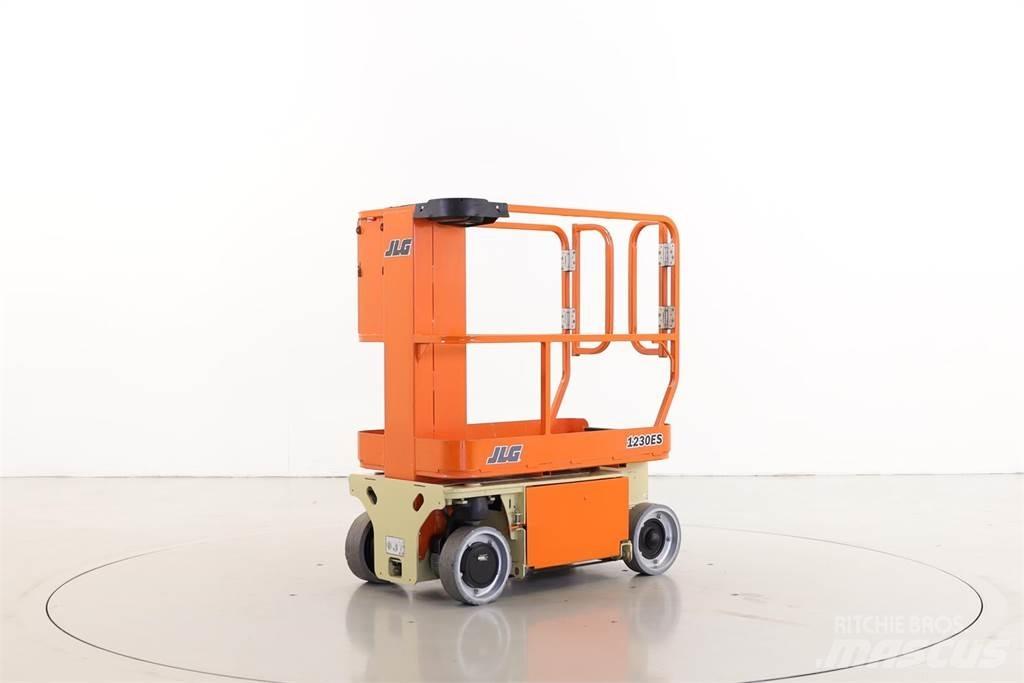 JLG 1230ES Vertikalne radne podizne platforme