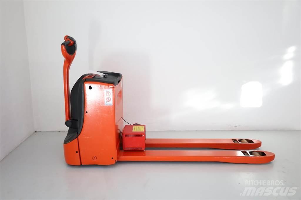 Linde T-18 Nisko podizni električni viličar