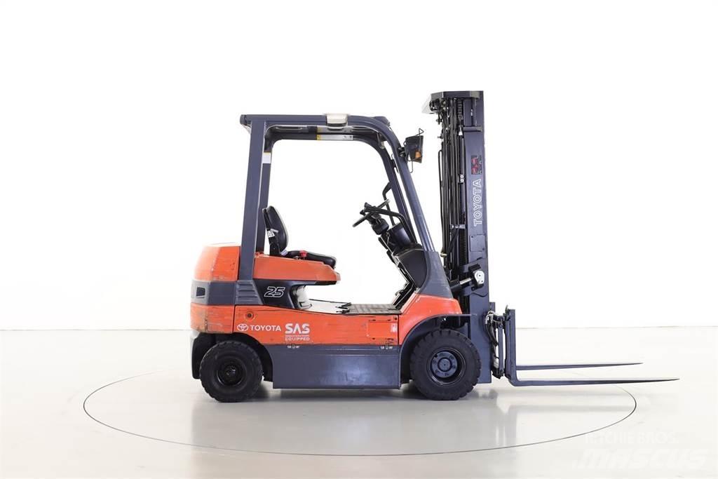 Toyota 7FB25 Električni viličari