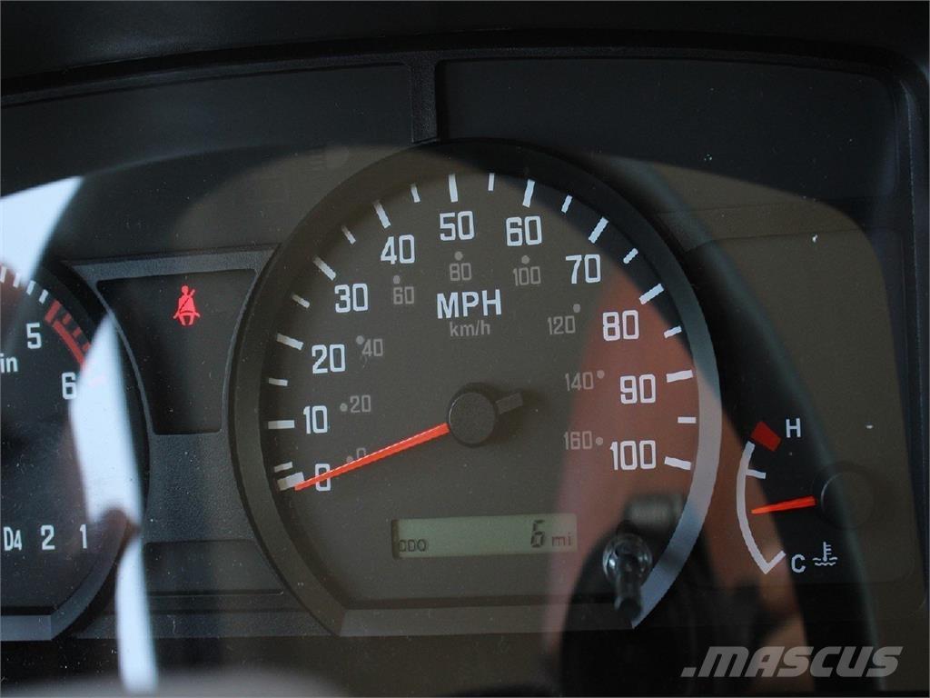 Isuzu NPR-HD Kamioni sa otvorenim sandukom