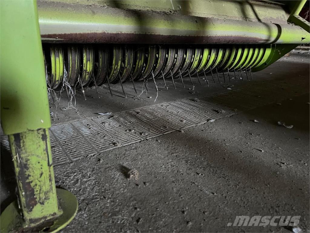 CLAAS VARIANT 260 Balirke za kockaste bale