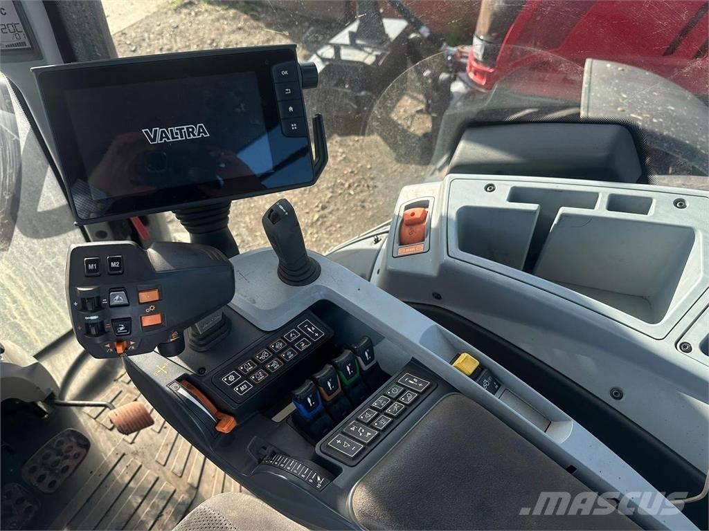 Valtra T234D Traktori