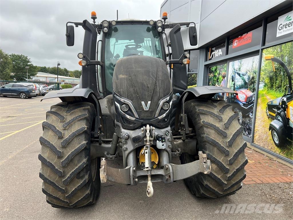 Valtra T255V Traktori