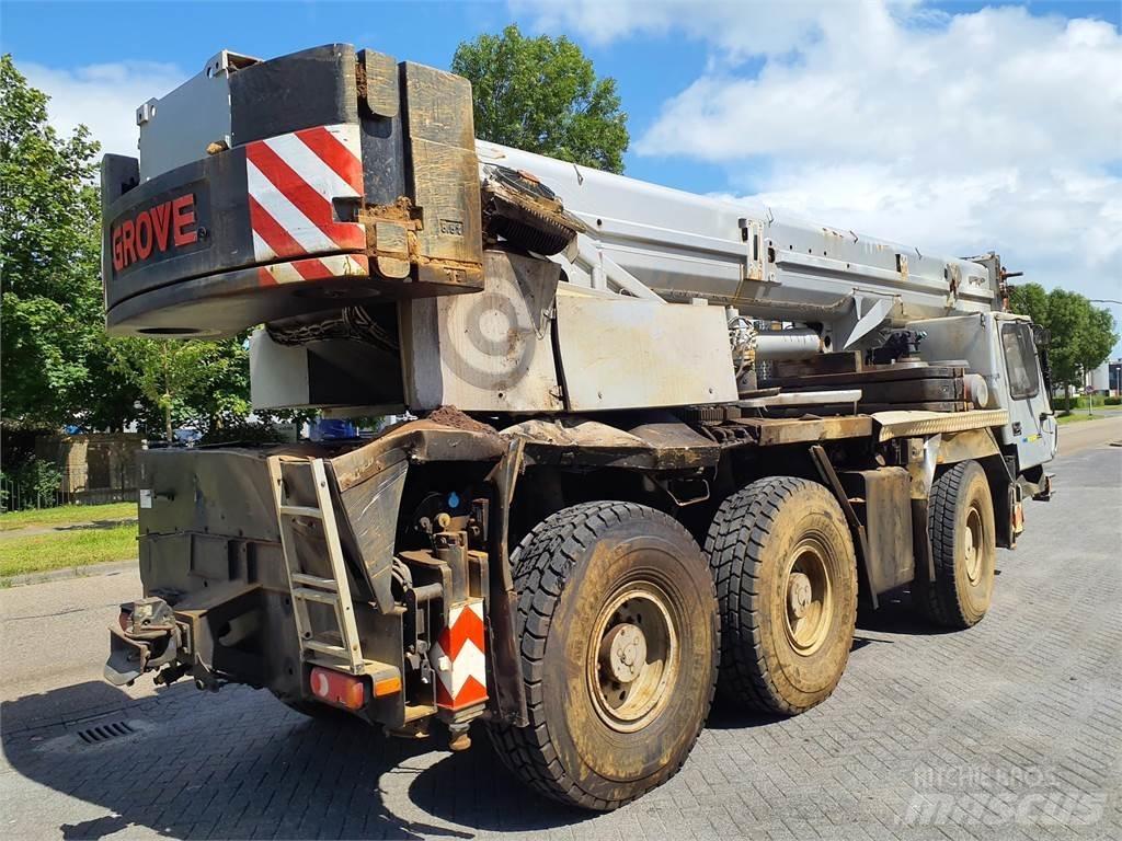 Grove GMK 3055 Rabljene dizalice za težak teren