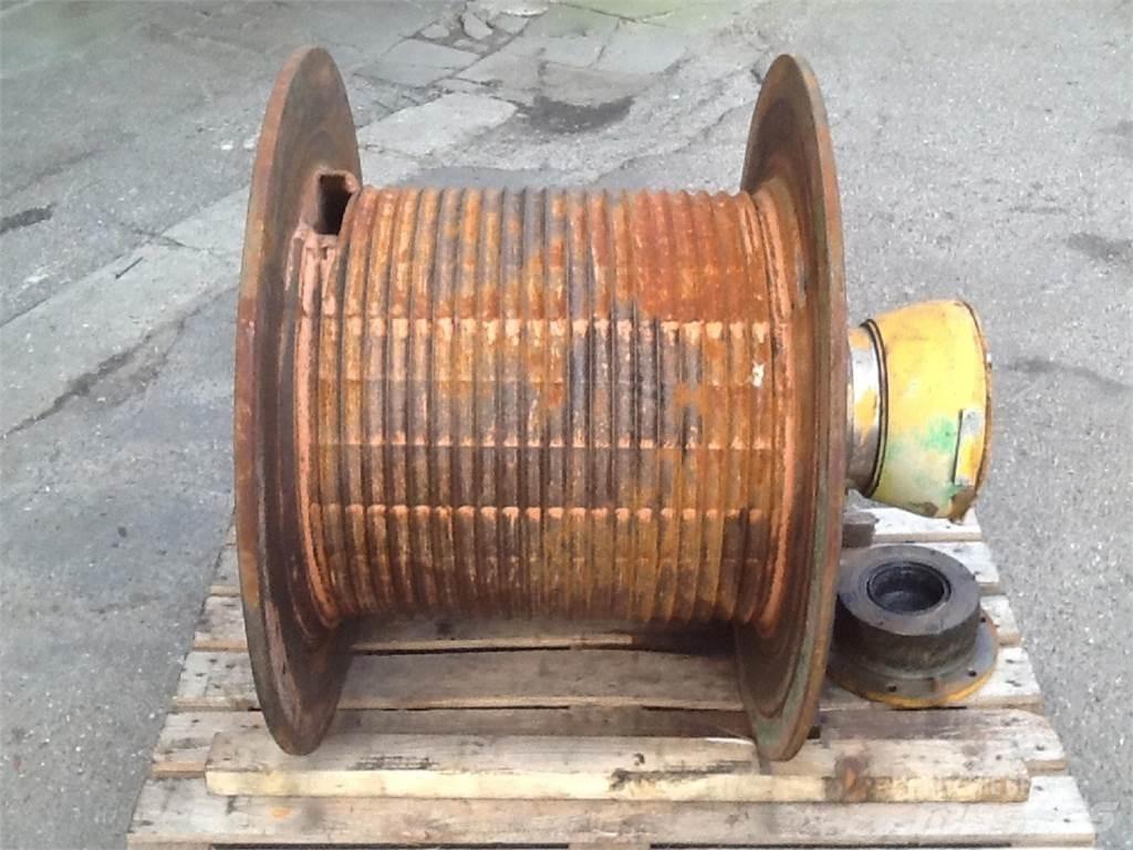 Krupp KMK 5100 winch Oprema i dijelovi za kranove