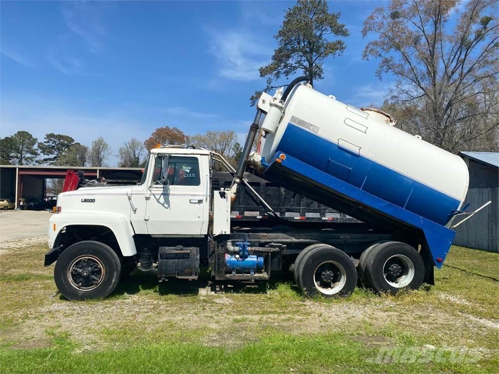 Ford L8000 Građevinarstvo – ostalo