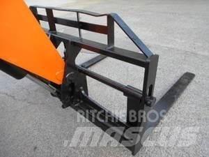 SkyTrak 8042 Ostalo
