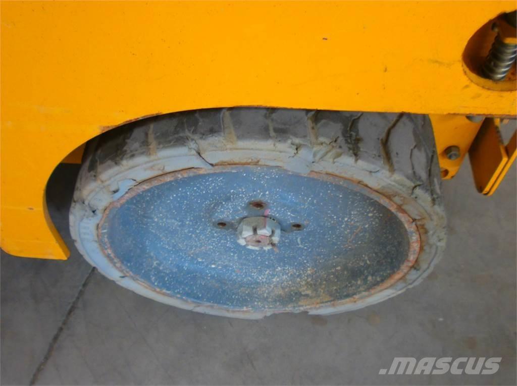 Haulotte Compact 12 Škaraste platforme