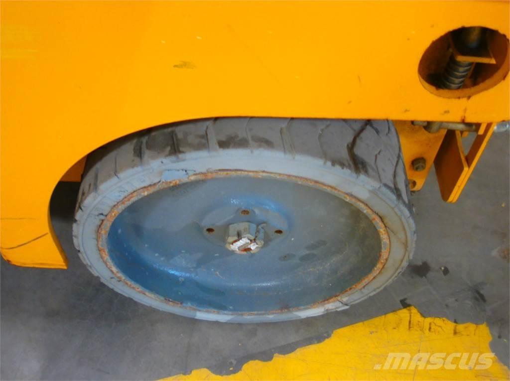 Haulotte Compact 12 Škaraste platforme