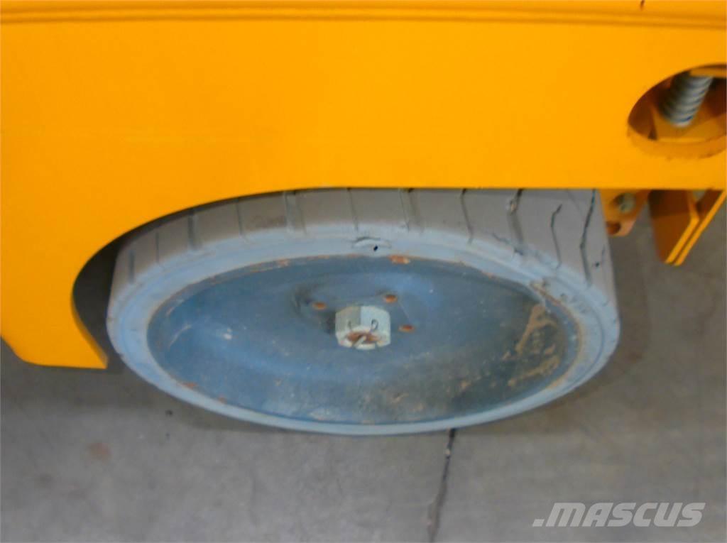 Haulotte Compact 14 Škaraste platforme