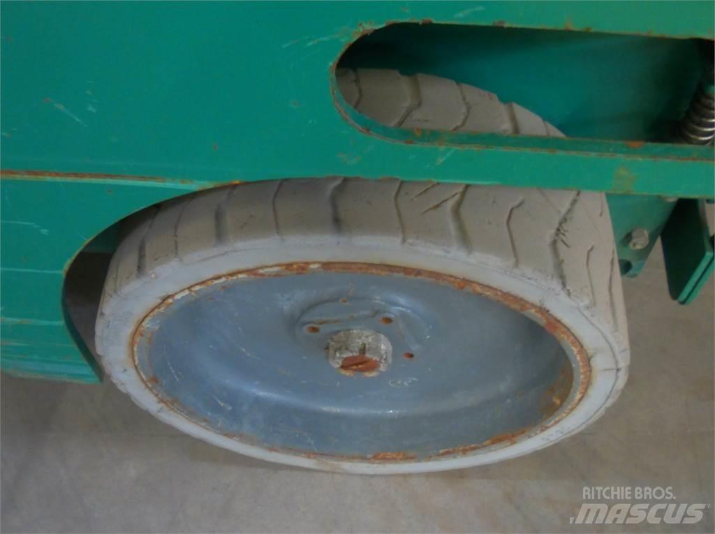 Haulotte Compact 14 Škaraste platforme