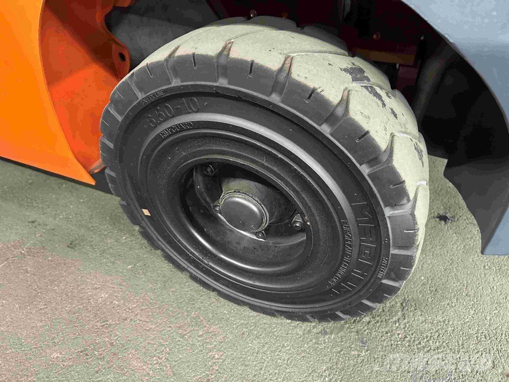 Toyota 02-8FGF30 Plinski viličari