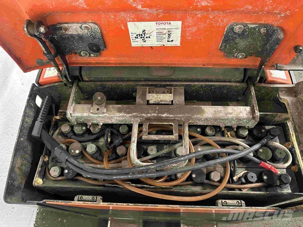 Toyota LPE 200 Nisko podizni električni viličar