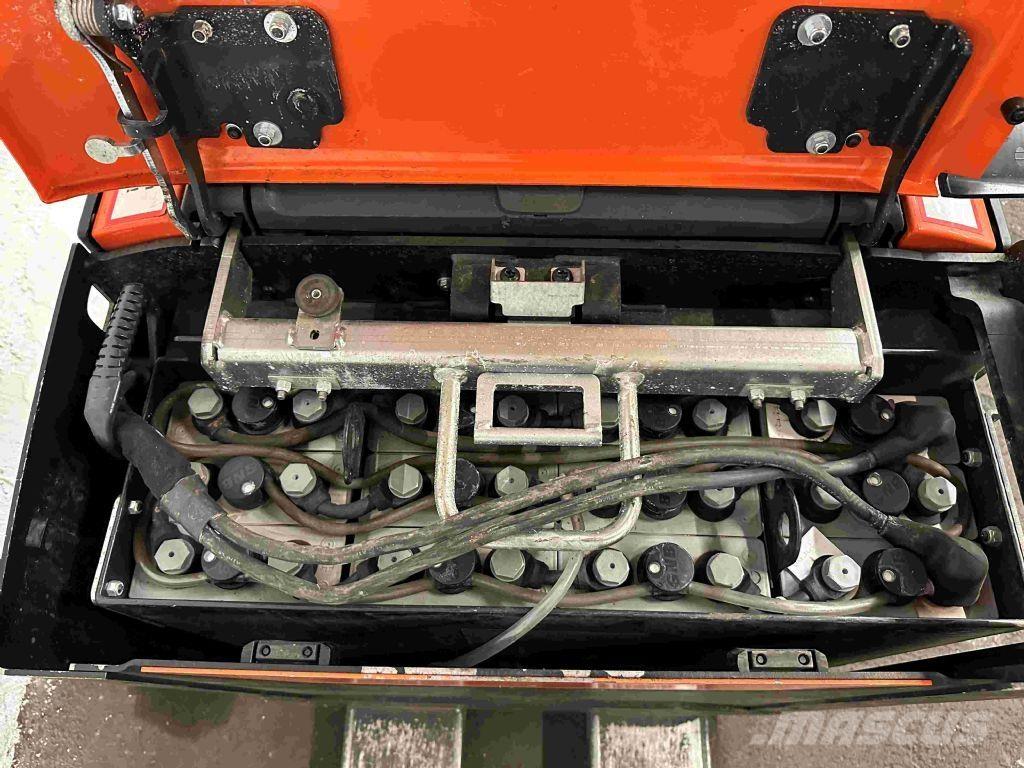 Toyota LPE 200 Nisko podizni električni viličar