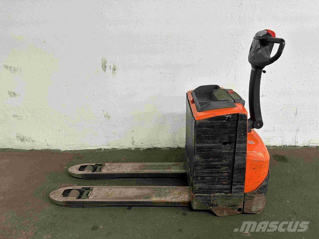 Toyota LWE 200 Nisko podizni električni viličar