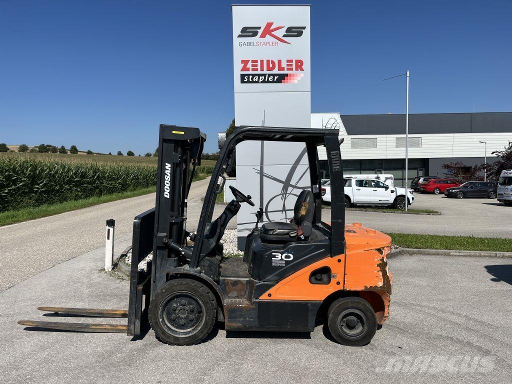 Doosan D30S-7 Dizelski viličari