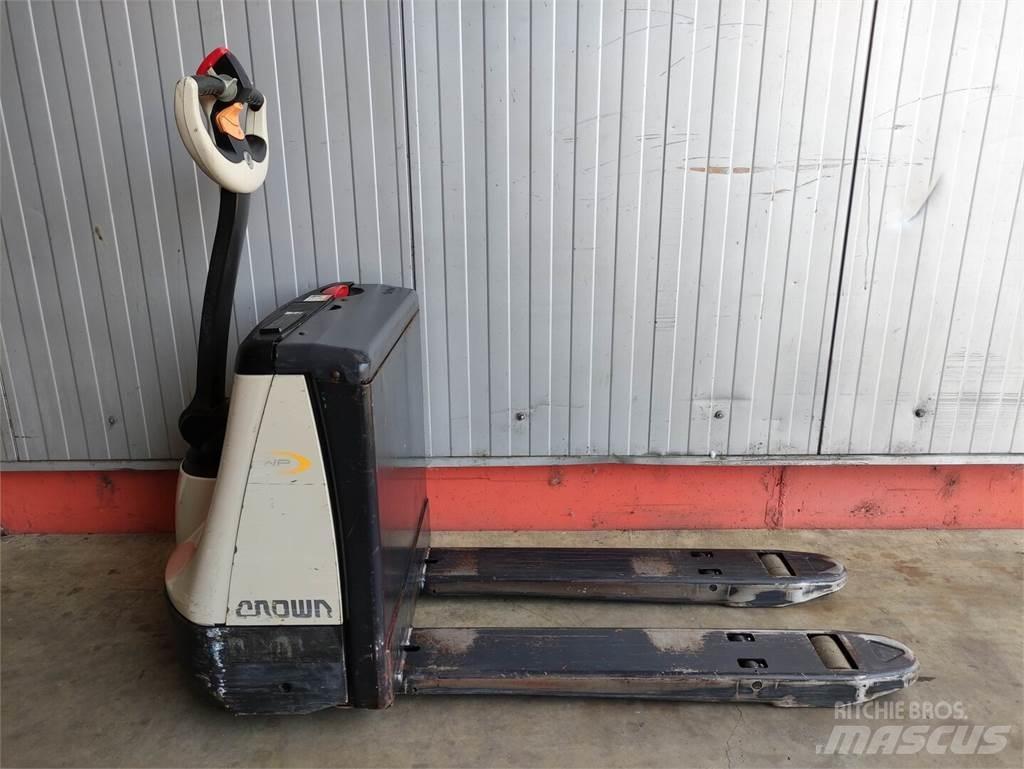 Crown WP2315 Nisko podizni električni viličar