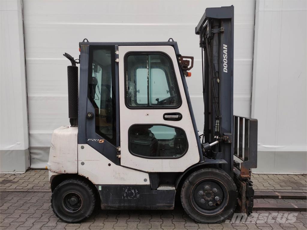 Doosan D25S-5 Dizelski viličari