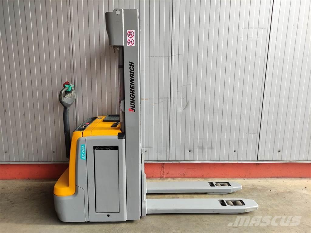 Jungheinrich EJC216z Ručni električni viličar