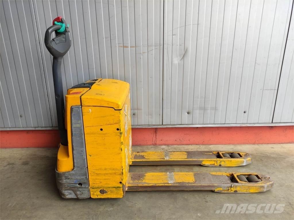 Jungheinrich EJE 116 Nisko podizni električni viličar